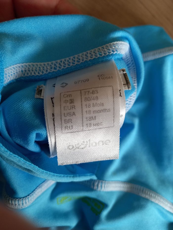 Combinaison anti UV 18 mois - photo numéro 5