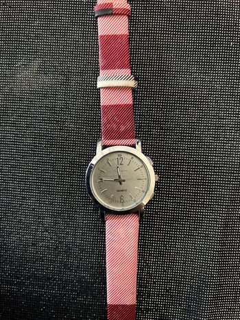 Montre rose pour femme  ou fille steel