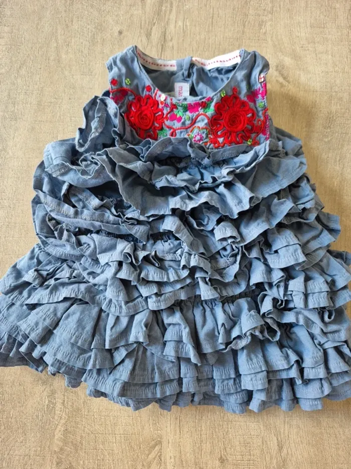 Robe à froufrou