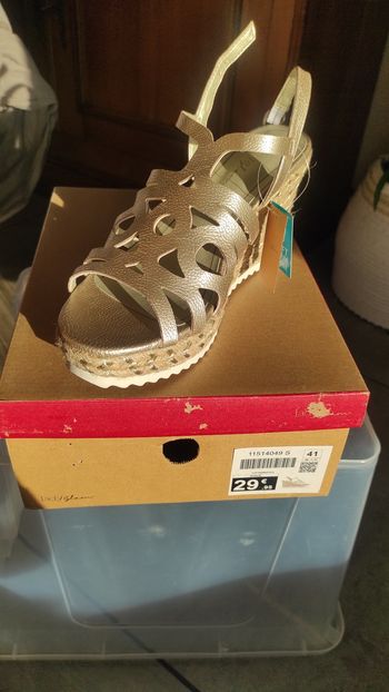 Chaussures été neuves