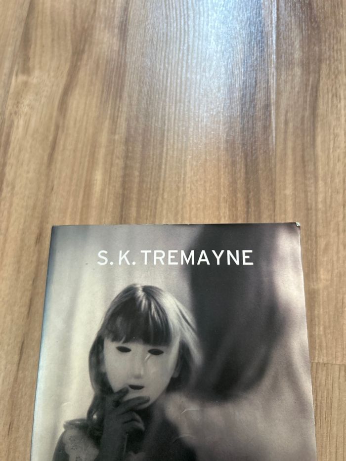 Livre de SK Tremayne « Le doute» Édition presse de la cité - photo numéro 3