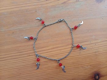 Bracelet perles rouges