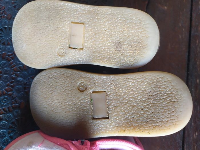 Lot chaussures fille taille 23: sandalettes + bottines + chaussons - photo numéro 13