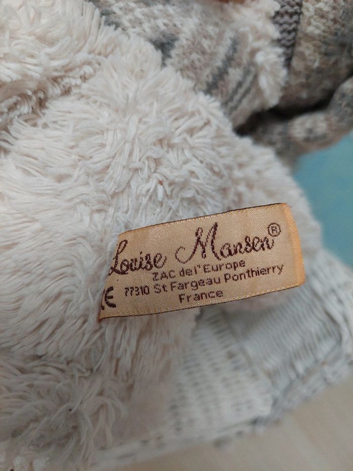 Louise mansen - peluche ours blanc avec bonnet - photo numéro 4