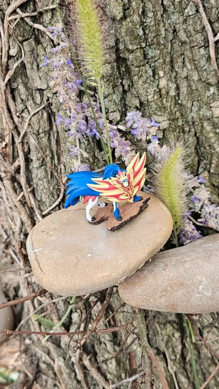 Super figurine Pokemon Nintendo zamazenta - photo numéro 3