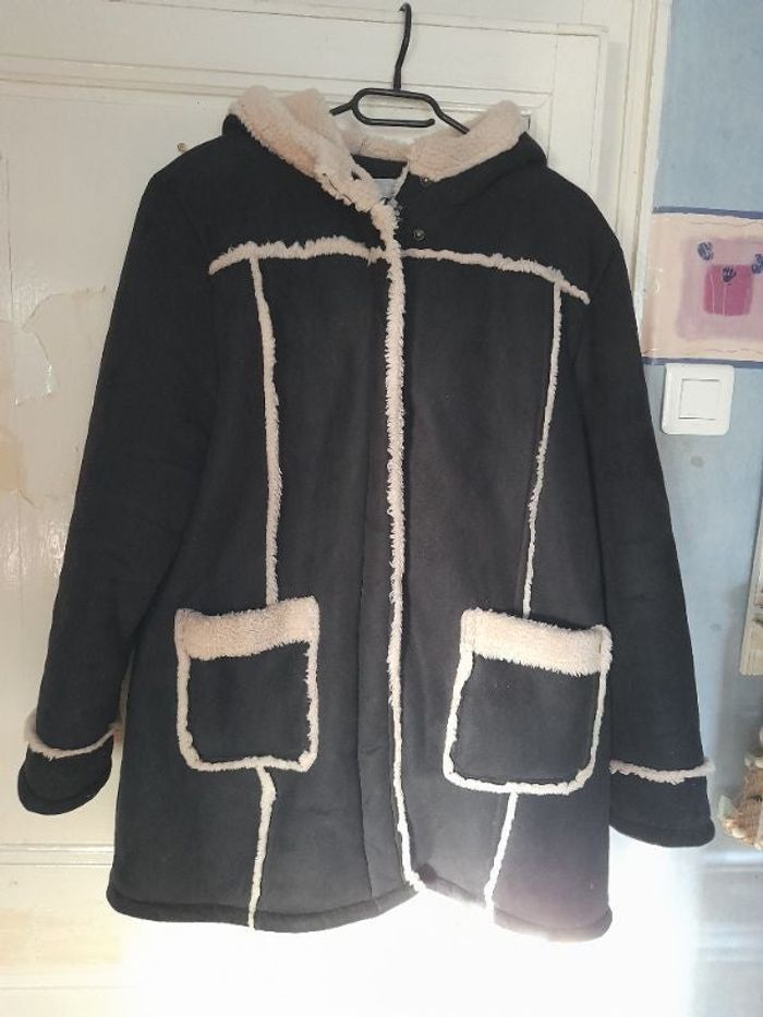 Manteau noir, marque Blanche Porte, taille 48 (taille plutôt 46)