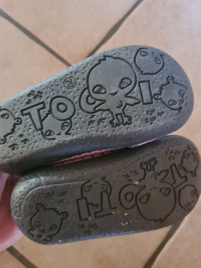 Chaussons t 20 - photo numéro 2