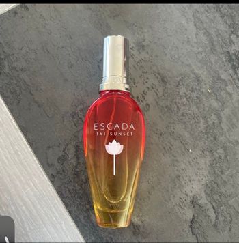 Escada taj sunset
