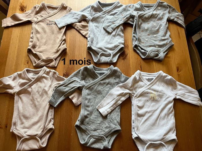 Lot bodies 1 mois