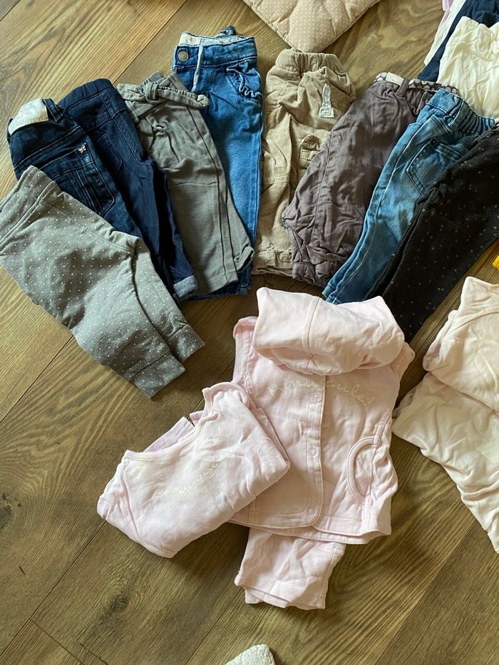 Lot 51 vêtements fille T6 mois - photo numéro 7