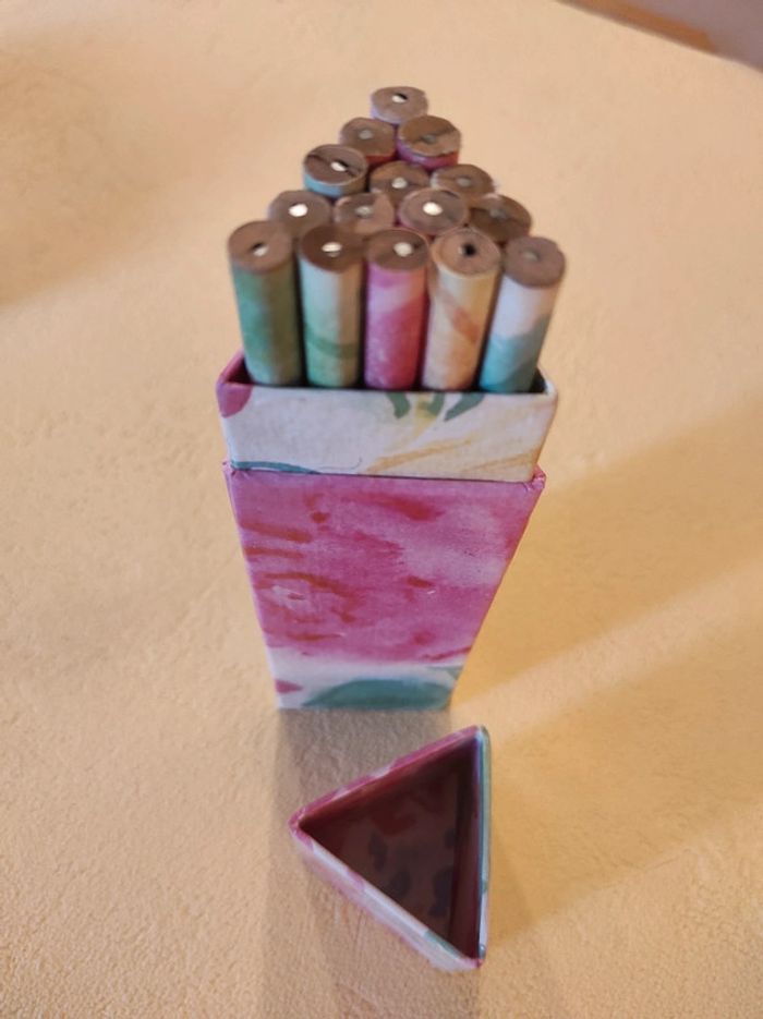 Boîte crayons de papier - photo numéro 2