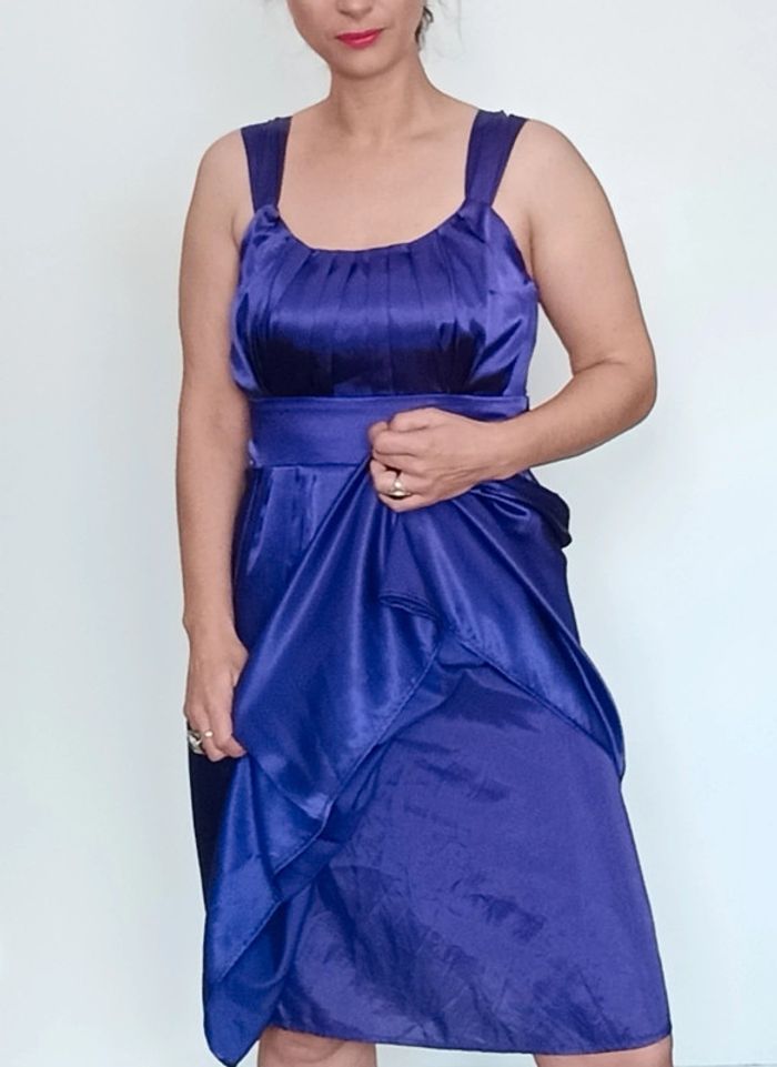 Superbe robe cocktail chic satinée - photo numéro 13