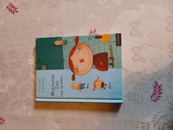 Livre première lune "mademoiselle zazie veut un bébé "