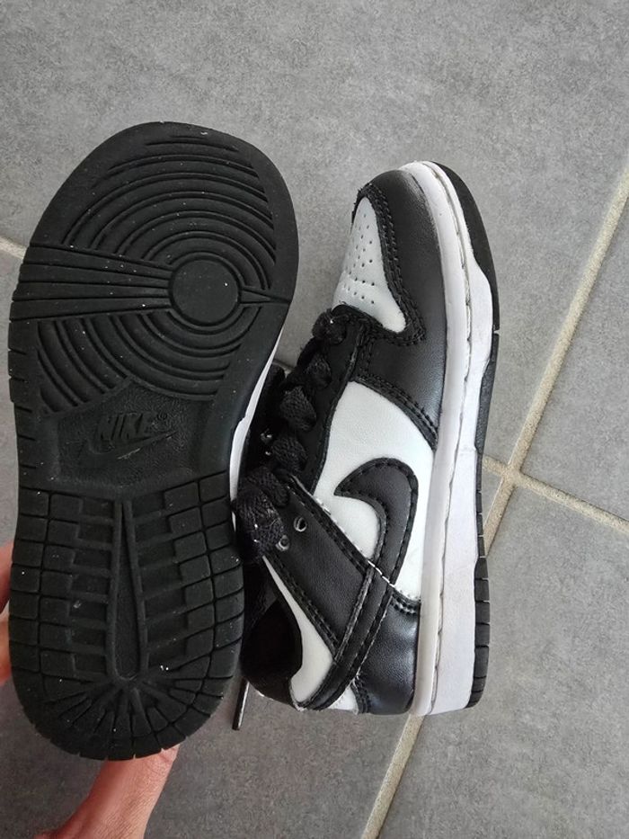 Basket Dunk noir et blanche - photo numéro 7