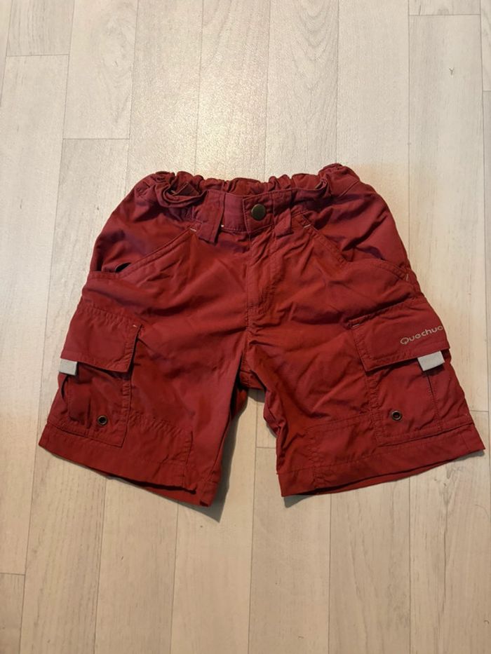Short décathlon bordeaux 4 ans très bon état