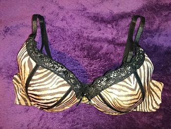 Soutien-gorge coque rembourré zébré avec strass