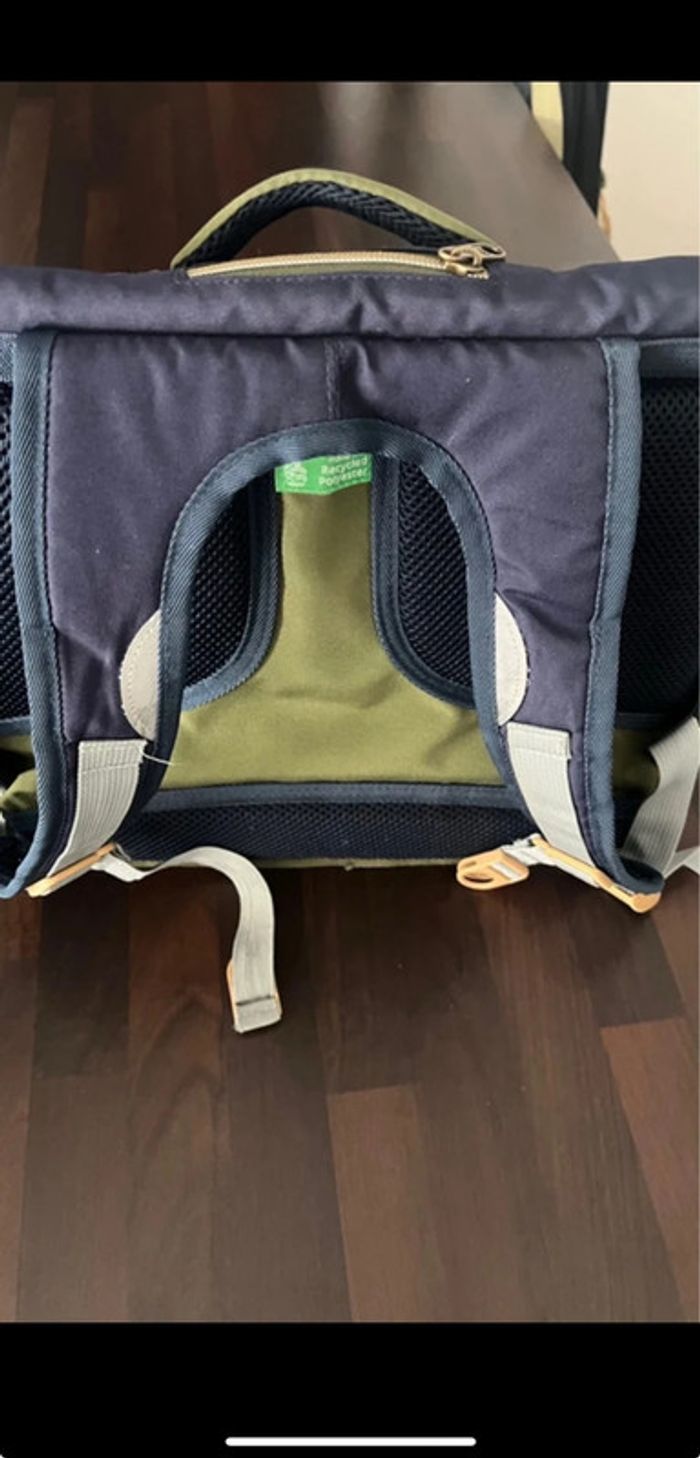 Cartable dinosaure avec trousse assortie en très bonne état taille 36 cm pour cp/cel Auchan - photo numéro 5