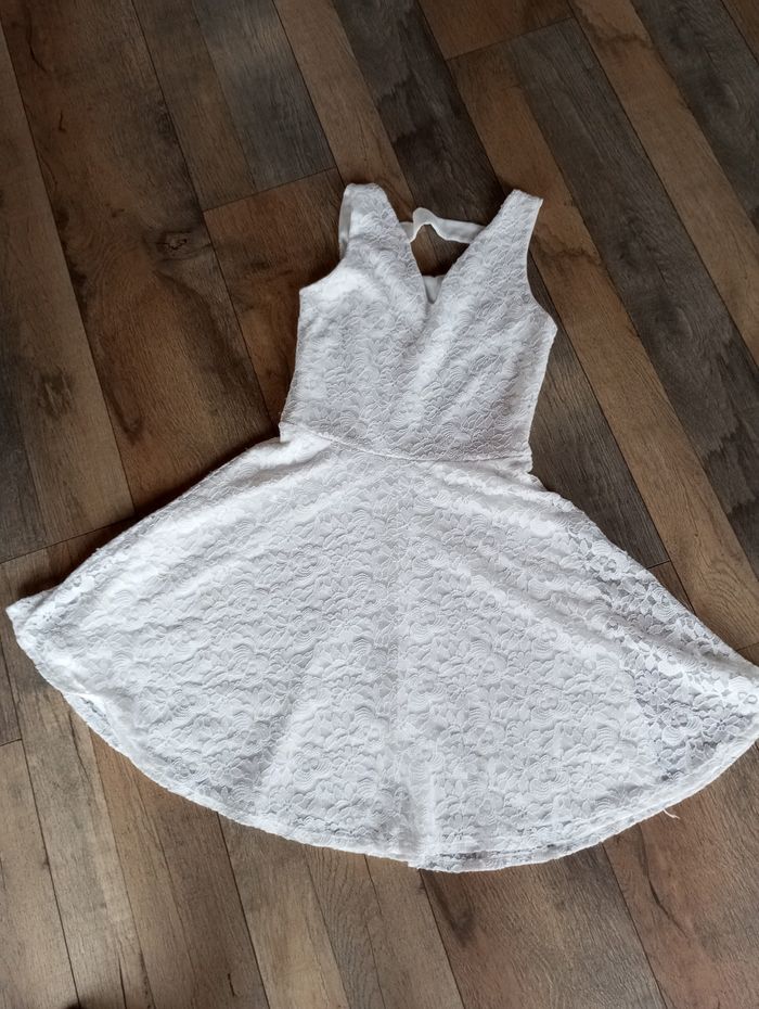 Robe dentelle - photo numéro 3