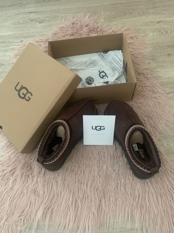Ugg tazz Marron taille 38