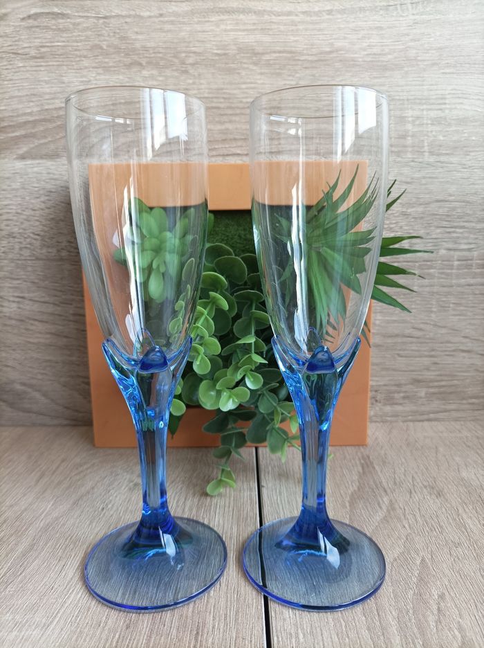 Lot 2 verres à pied