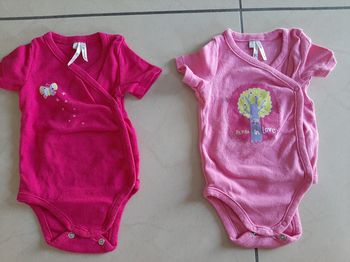 Lot de 2 bodys fille 6 mois
