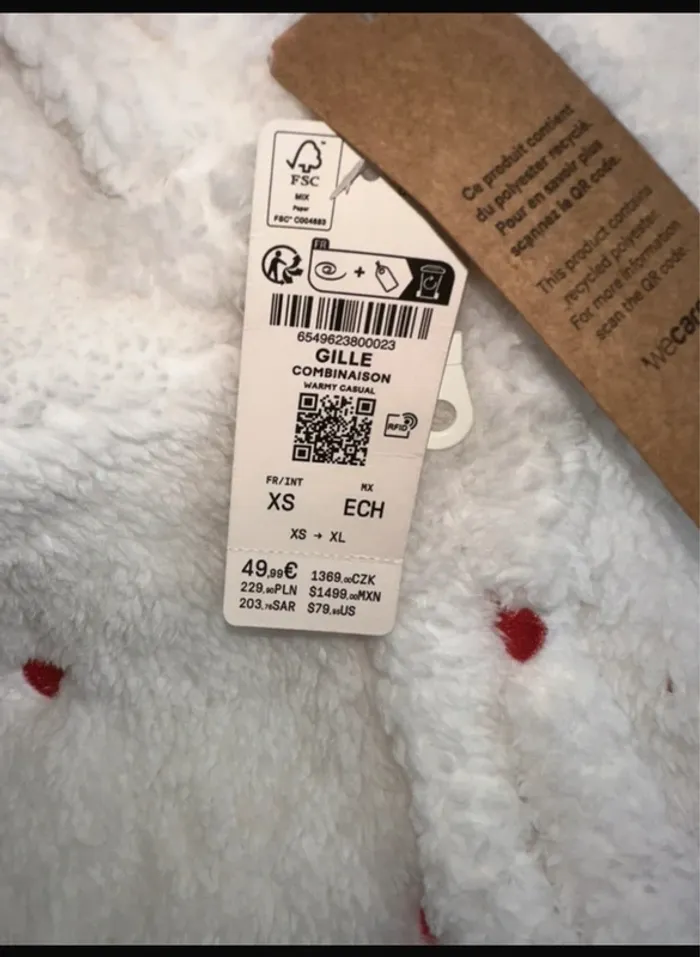 Combinaison toute douce poils doux polaire/pilou pilou blanc motifs cœurs rouge Etam neuve - photo numéro 3