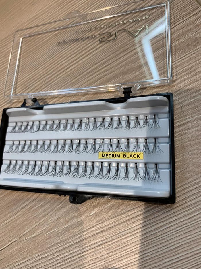 Faux cils implants - photo numéro 2
