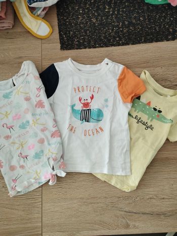 3 t-shirts