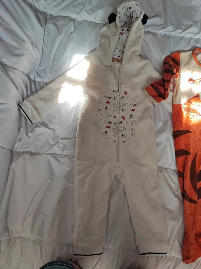 Lot pyjama 24 mois - photo numéro 2