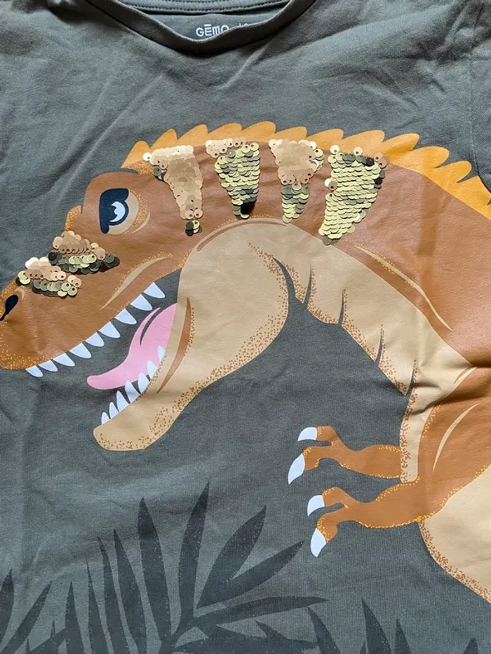 TEE shirt sequins dinosaure - photo numéro 3