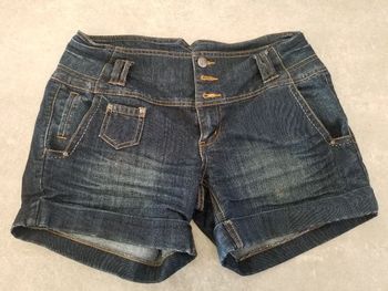 Short jeans