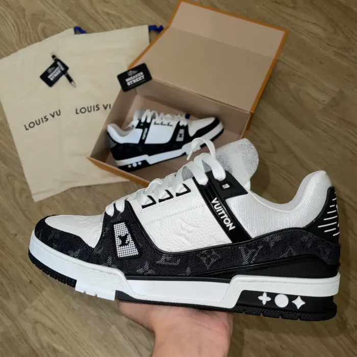 Basket LV Louis vuitton noir blanc 43 Achat occasion Baskets