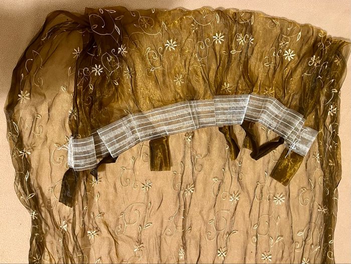 Paire de voilages marron brodés motif fleurs- Très bon état - photo numéro 4