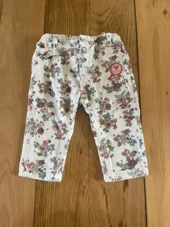 🌸 Pantalon en velours fleuri – 12 mois – Mots d’Enfants 🌿