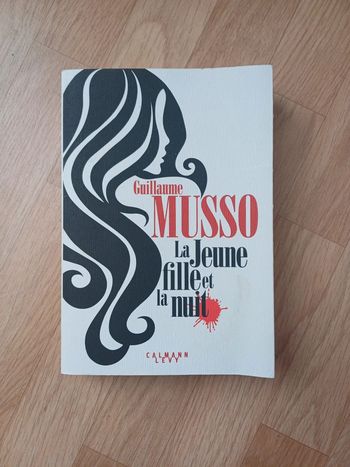 Livre la jeune fille et la nuit Guillaume Musso