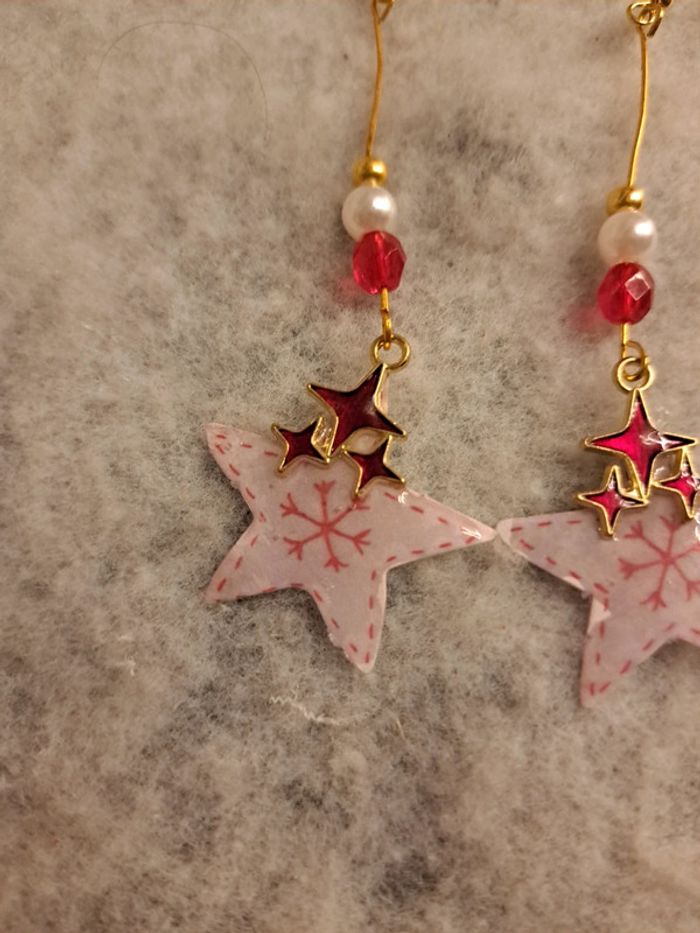 Boucles d'oreilles pendante en résine étoile - photo numéro 4