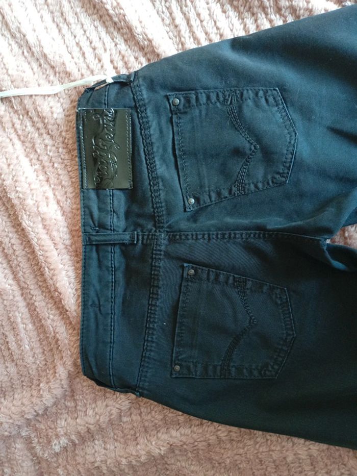 Jeans pantalons neuf - photo numéro 3