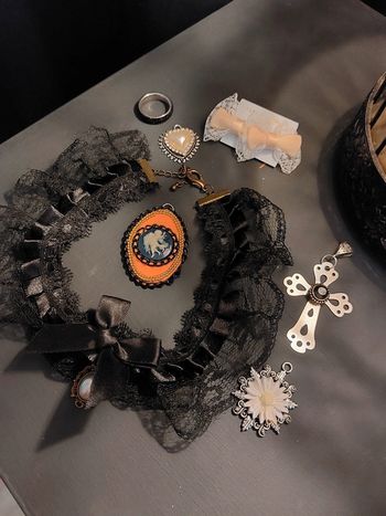 Lot de bijoux vintage gothique chic