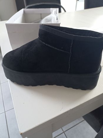 Bottines boots neuves dans leur emballage d'origine 