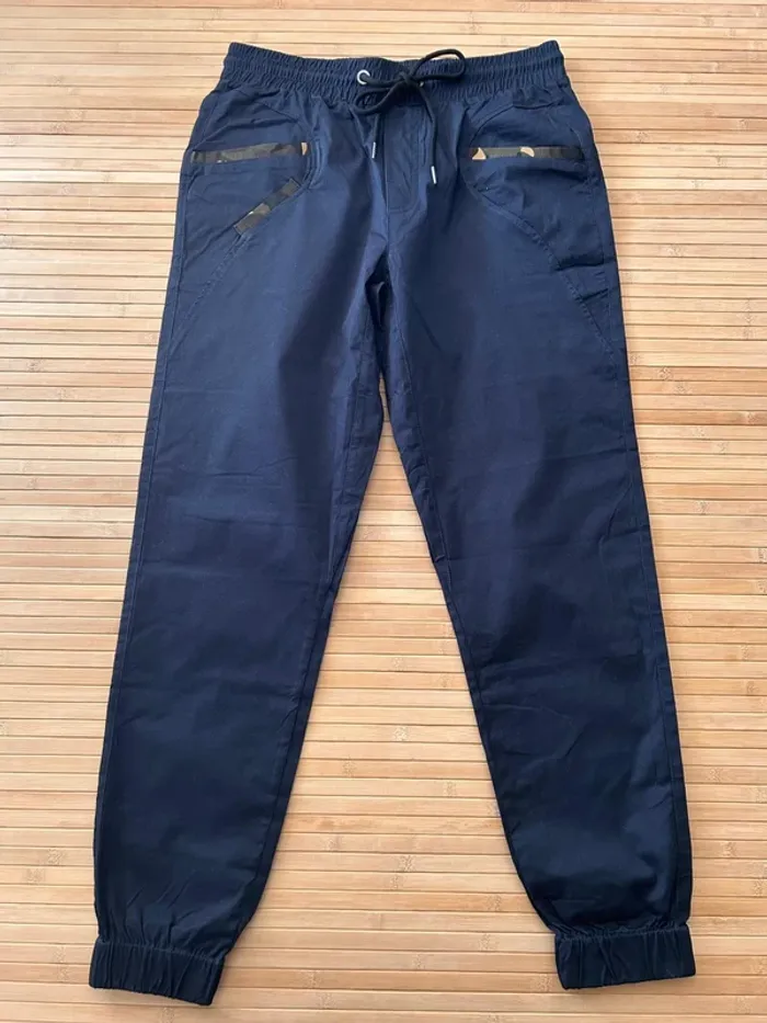 Pantalon jogger pour homme de couleur bleu marine Taille 32 soit une taille FR40 / M - photo numéro 2