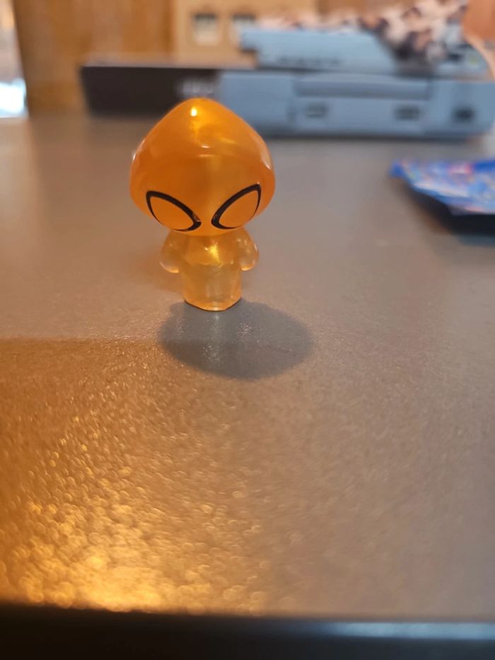 Spiderman gold bops in tops