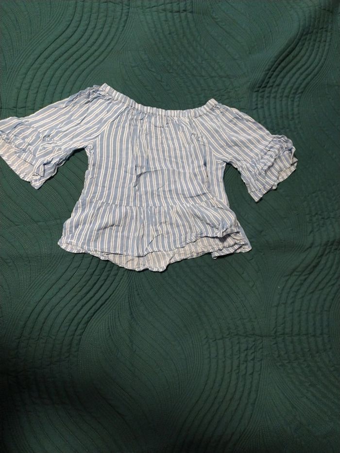T-shirt blanc et bleu 5 ans - photo numéro 2