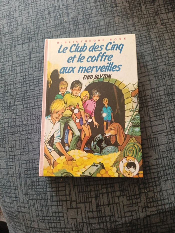 Le club des 5 et le coffre aux merveilles