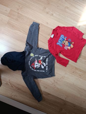 Lot de deux vêtements pat patrouille taille 4 ans garçon 