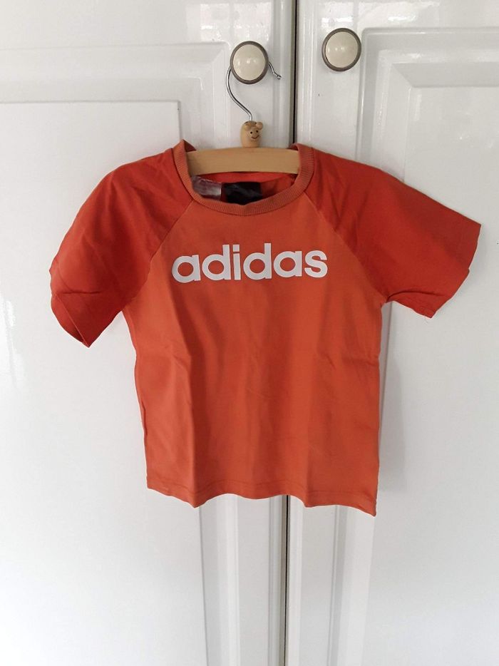 Ensemble tee shirt/short  adidas 2-3 ans