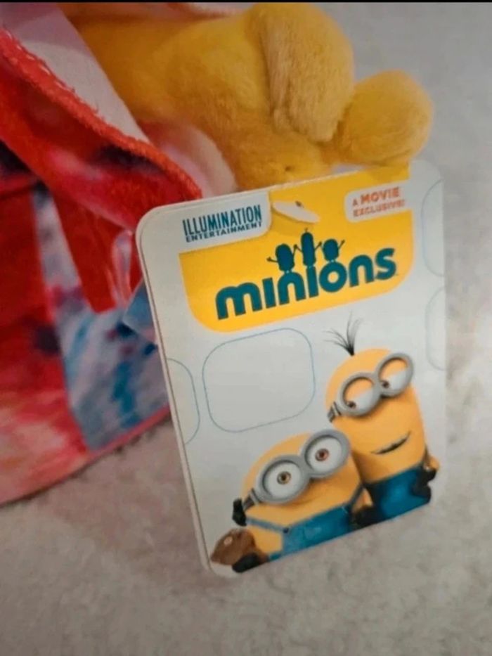 Minion Hawaïen 🌸 - photo numéro 3