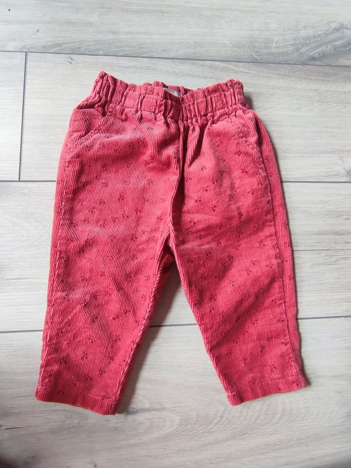 Pantalon 3-6 mois Primark rouge bordeaux très bon état