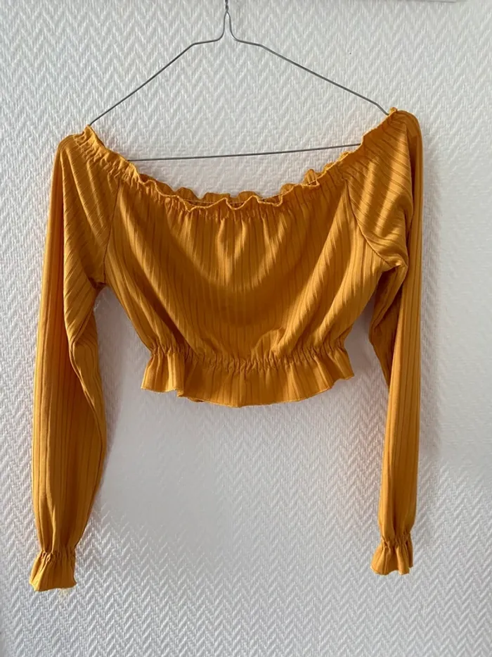 T-shirt manches longues épaules dénudées court moutarde taille S