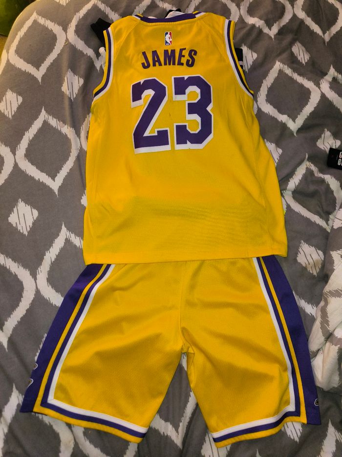 Ensemble James LAKERS - photo numéro 2