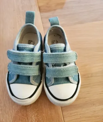 Baskets a scratch primark Taille 22